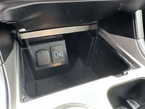 Certified 2022 Ford Explorer XLT w/ Equipment Group 202A AWD/4WD image 24