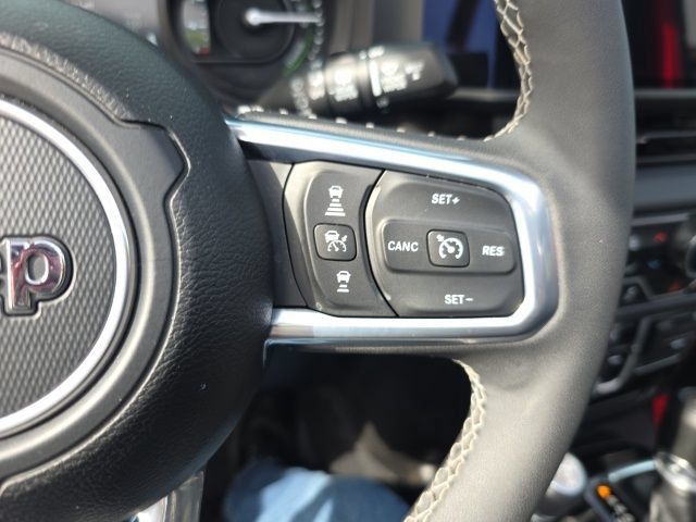 Used 2025 Jeep Wrangler Unlimited Sahara w/ Safety Group AWD/4WD image 24
