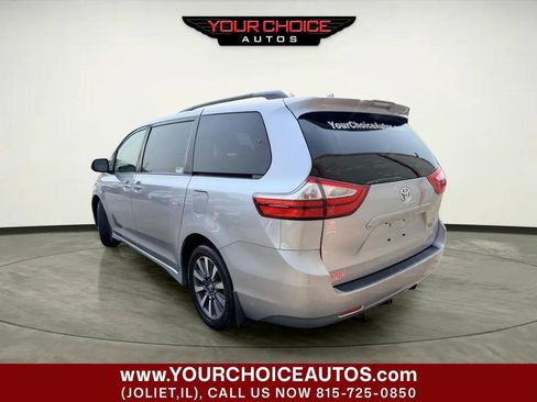 Used 2018 Toyota Sienna AWD image 3