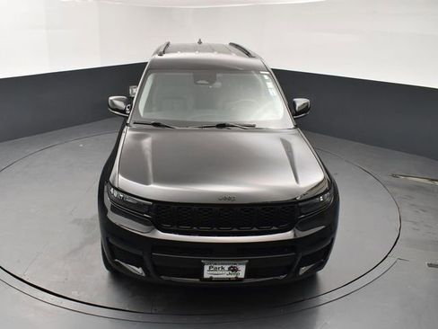 Used 2023 Jeep Grand Cherokee L Limited w/ Black Appearance Package image 14