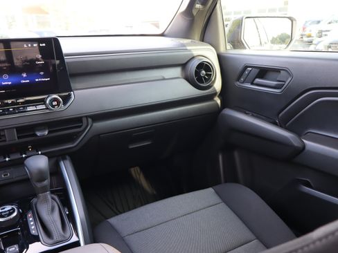 Used 2025 Chevrolet Colorado Trail Boss AWD/4WD image 14