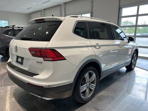 Used 2021 Volkswagen Tiguan SEL AWD/4WD image 7