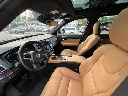 Used 2016 Volvo XC90 T6 Momentum w/ Momentum Plus Package image 11