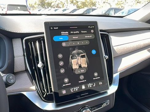 New 2026 Volvo XC90 B5 Core image 21