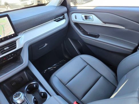New 2026 Ford Explorer Active w/ Active Comfort Package image 15