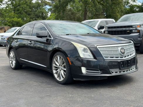 Used 2013 Cadillac XTS Platinum w/ Driver Assist Package FWD image 4