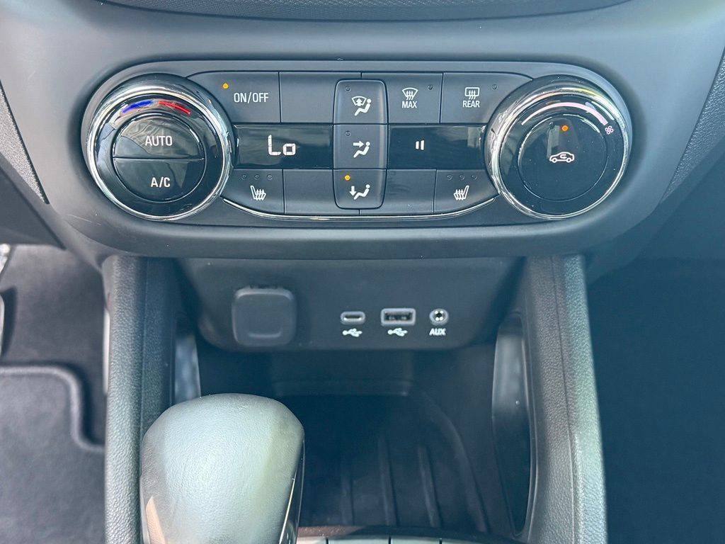 Used 2023 Chevrolet TrailBlazer RS w/ Convenience Package AWD/4WD image 19