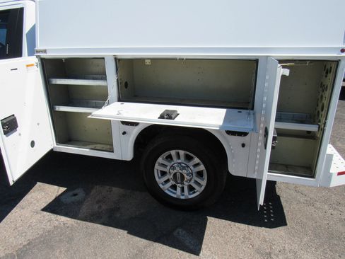 Used 2019 Ford F350 XLT w/ XLT Value Package image 16