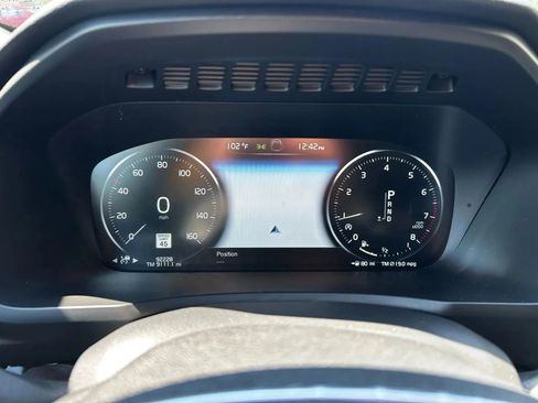 Used 2016 Volvo XC90 T6 Momentum w/ Momentum Plus Package image 17