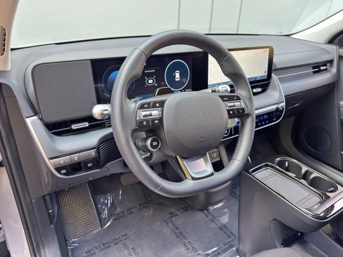 Used 2025 Hyundai Ioniq 5 SE image 12