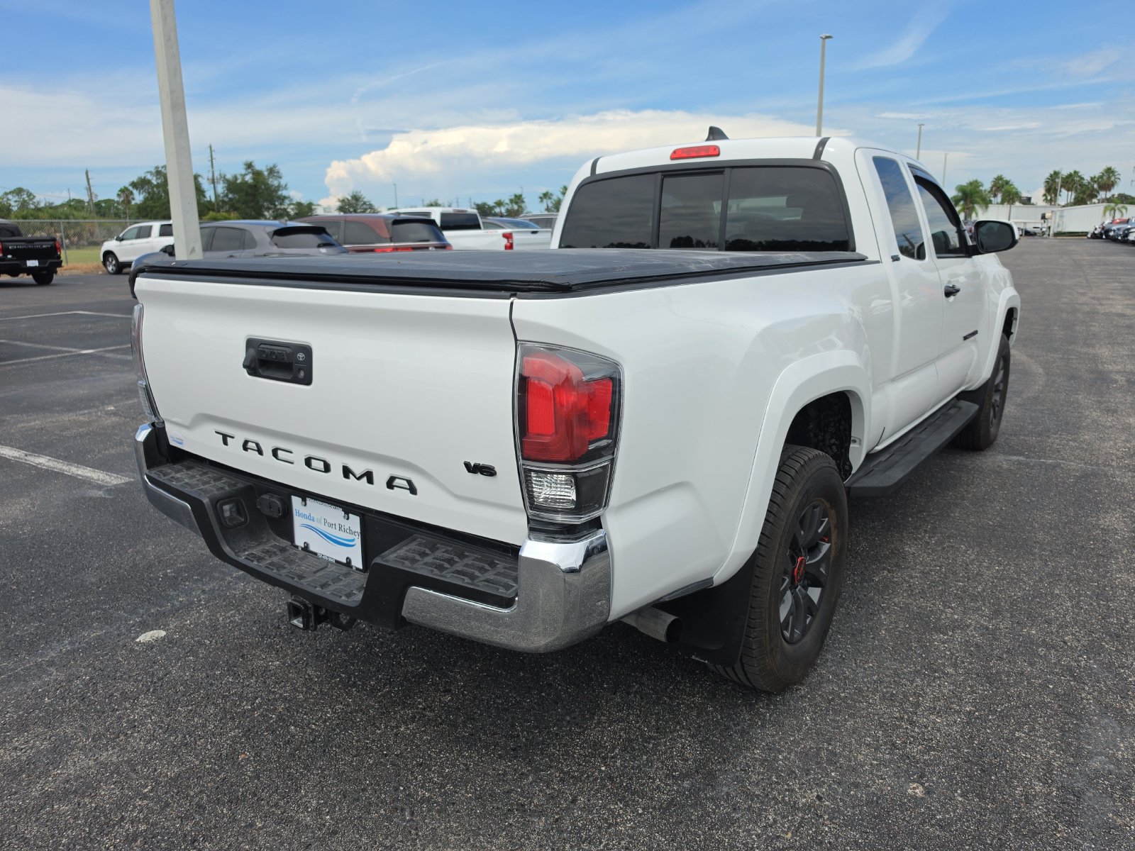 Used 2022 Toyota Tacoma SR5 RWD image 4