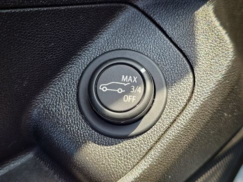 Used 2021 GMC Terrain SLT w/ Infotainment Package II AWD/4WD image 13