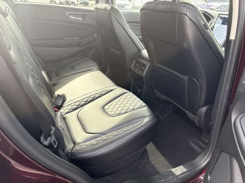 Used 2024 Ford Edge Titanium image 12