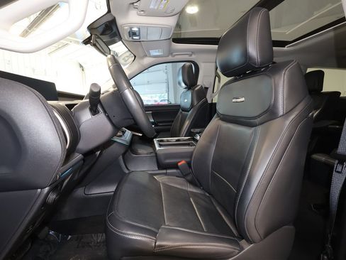 Used 2025 Ford Expedition Platinum AWD/4WD image 23