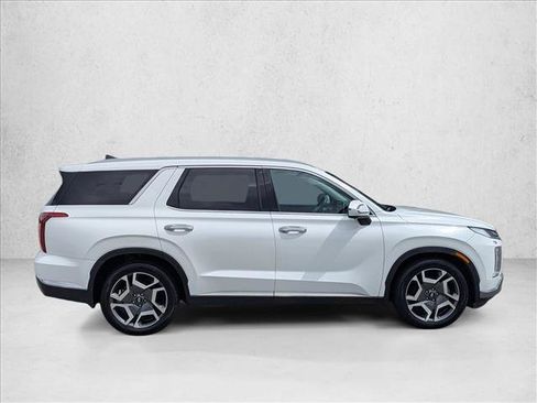 Used 2023 Hyundai Palisade Limited FWD image 4