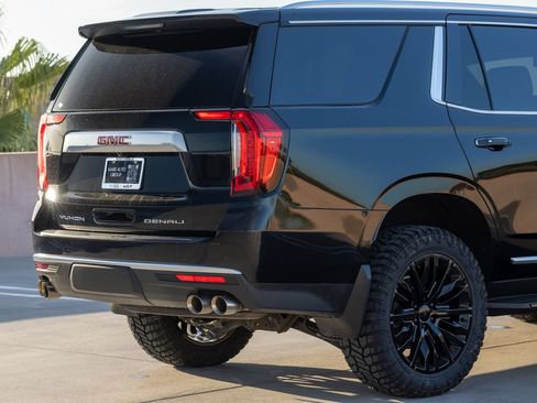 Used 2024 GMC Yukon Denali AWD/4WD image 11