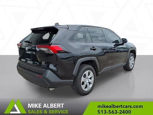 Used 2022 Toyota RAV4 LE AWD/4WD image 7