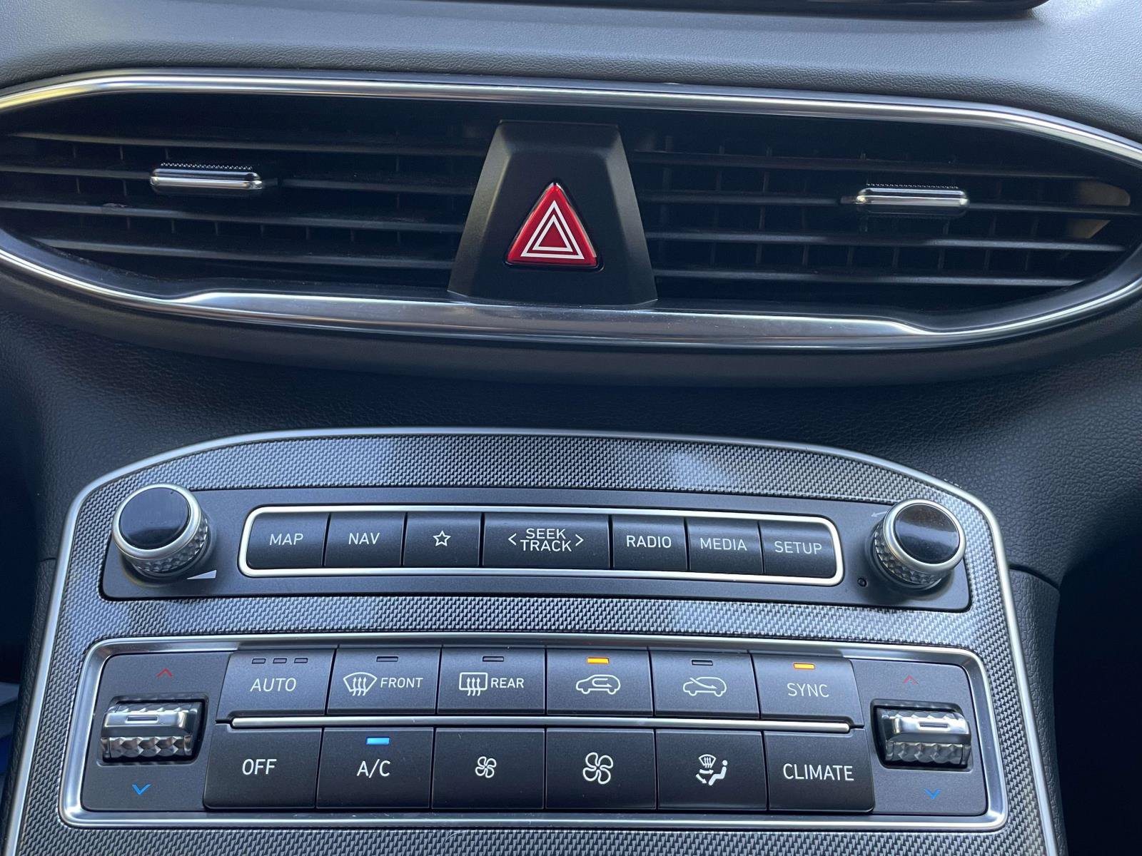 Used 2023 Hyundai Santa Fe SEL AWD/4WD image 30