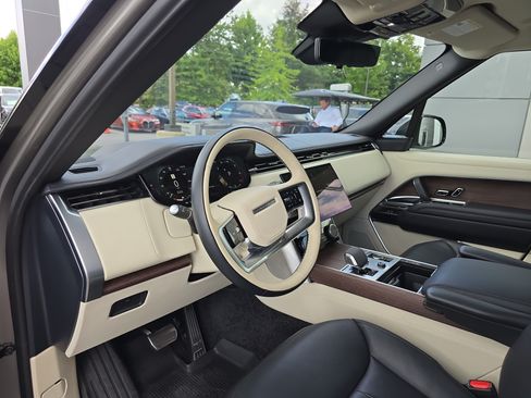 Certified 2023 Land Rover Range Rover Autobiography AWD/4WD image 21