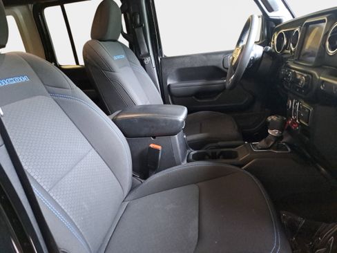 Used 2023 Jeep Wrangler Unlimited Rubicon 4xe AWD/4WD image 11