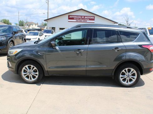 Used 2017 Ford Escape SE w/ Equipment Group 201A AWD/4WD image 1