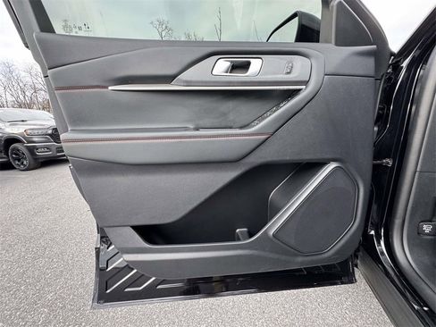 Used 2025 Ford Explorer ST-Line image 27