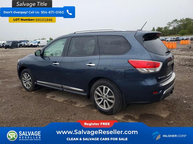 Used 2015 Nissan Pathfinder SL w/ SL Premium Package FWD image 3