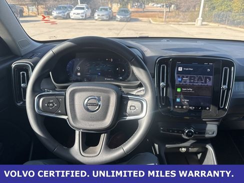 Certified 2025 Volvo XC40 B5 Plus image 19