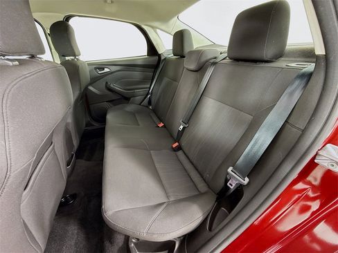 Used 2017 Ford Focus SE image 19