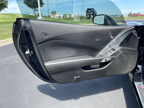 Used 2016 Chevrolet Corvette Stingray Coupe w/ Carbon Flash Badge Package RWD image 18