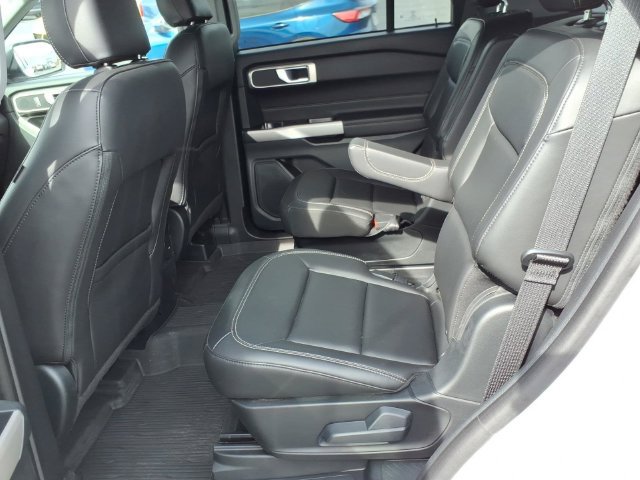 Used 2024 Ford Explorer XLT w/ Equipment Group 202A AWD/4WD image 15
