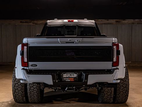 Used 2026 Ford F350 Platinum w/ FX4 Off-Road Package AWD/4WD image 8
