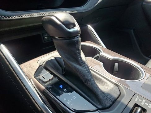Used 2023 Toyota Highlander Limited AWD/4WD image 16