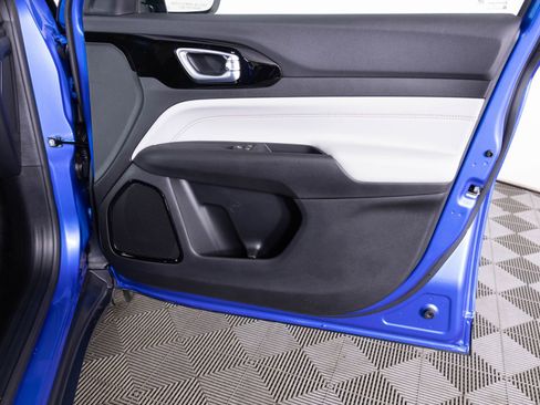 New 2026 Jeep Compass Limited image 35