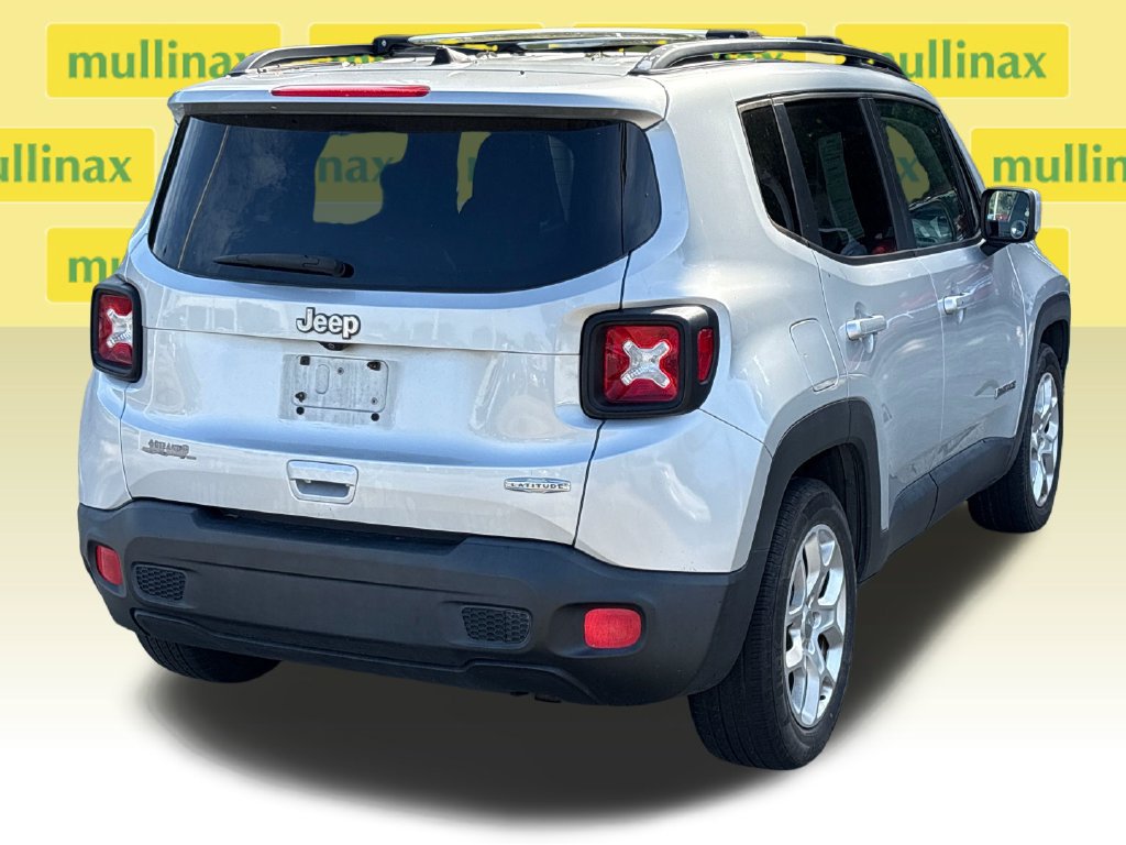 Used 2018 Jeep Renegade Latitude FWD image 29