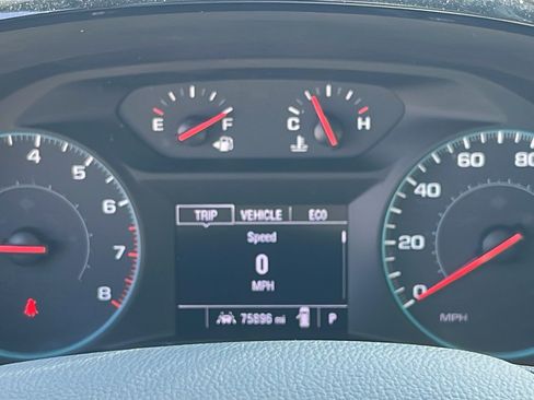 Used 2022 Chevrolet Traverse LS FWD image 14
