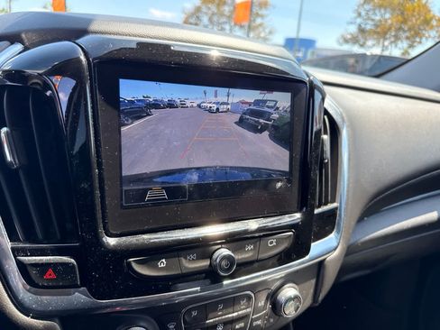 Used 2021 Chevrolet Traverse LT FWD image 27