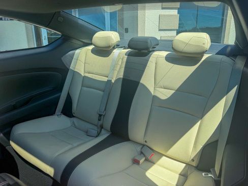 Used 2017 Honda Accord EX-L image 6