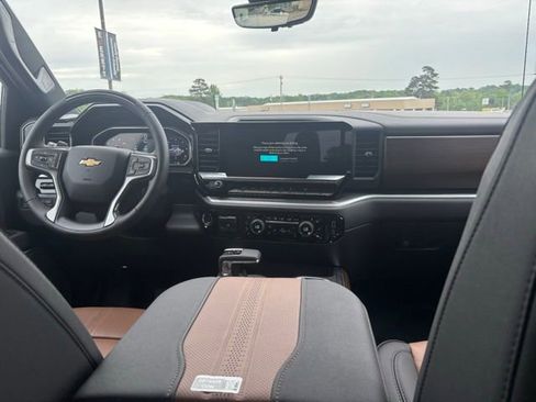 New 2026 Chevrolet Silverado 1500 High Country AWD/4WD image 13