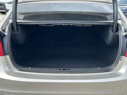 Used 2018 Volvo S60 T5 Inscription Platinum image 15