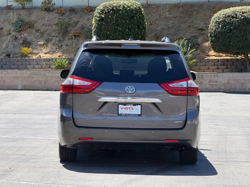 Used 2015 Toyota Sienna Limited FWD image 4