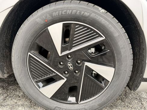 New 2026 Hyundai Ioniq 5 Limited image 9