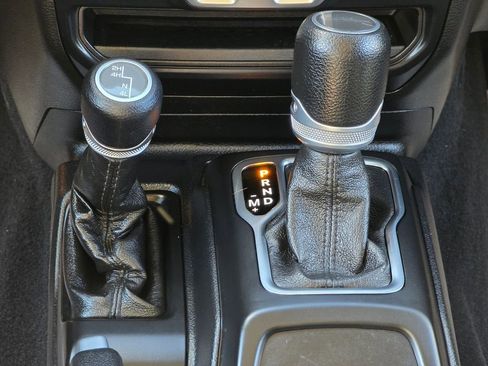 Used 2020 Jeep Gladiator Sport w/ Quick Order Package 24S image 19