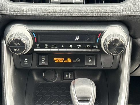 Used 2019 Toyota RAV4 XLE Premium w/ Cold Weather Package AWD/4WD image 14