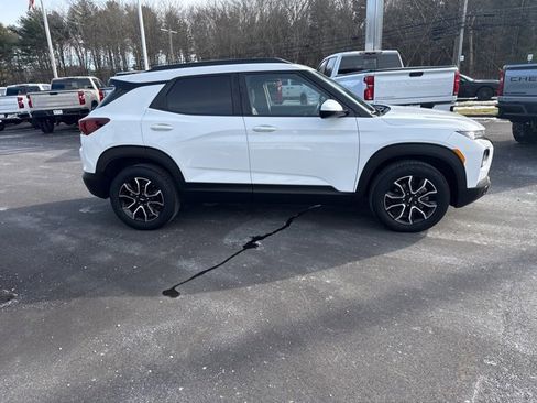 Used 2023 Chevrolet TrailBlazer ACTIV w/ Convenience Package image 6