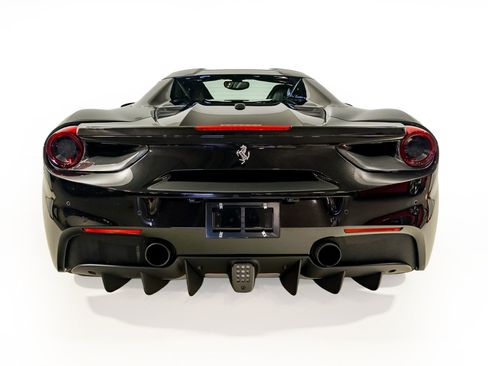 Used 2018 Ferrari 488 Spider RWD image 8