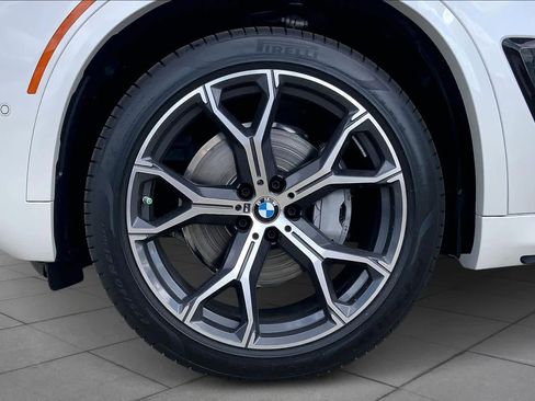 Used 2026 BMW X5 xDrive40i w/ Executive Package image 11