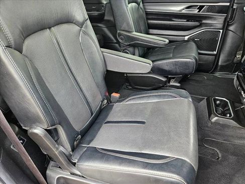 Used 2022 Jeep Wagoneer Series II AWD/4WD image 19