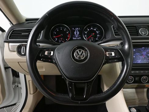 Used 2016 Volkswagen Passat 1.8T SE FWD image 2