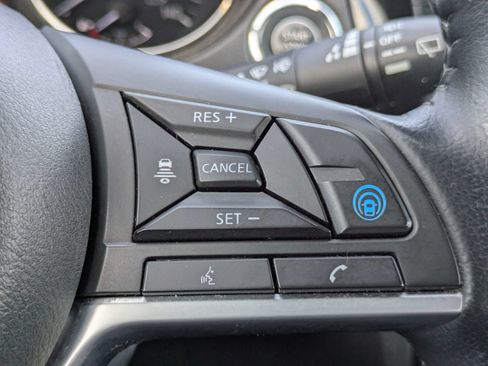 Used 2022 Nissan Rogue Sport SL FWD image 15
